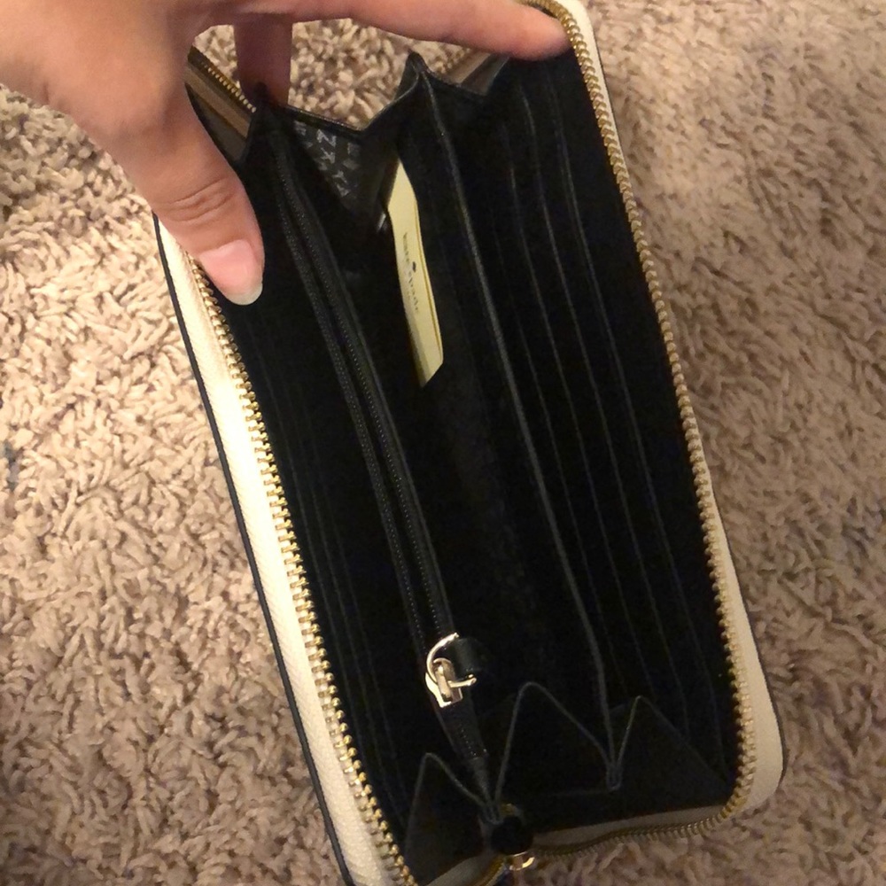 Wallet - Picture 2 of 3